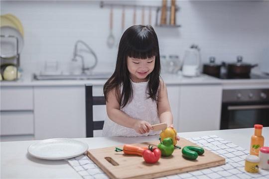 Frutas y verduras imperfectas para cortar